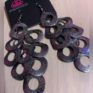 Chandelier metallic earrings